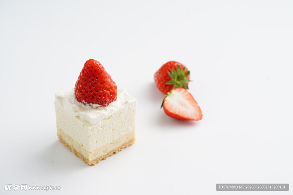 草莓芝士蛋糕美味呈现