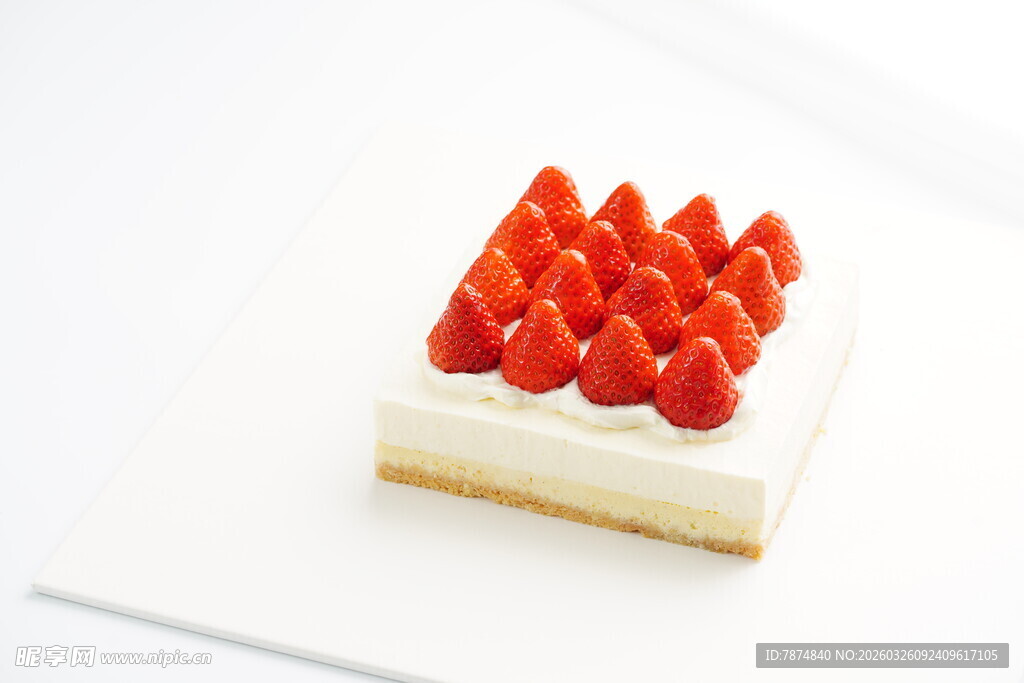草莓芝士蛋糕精致诱人