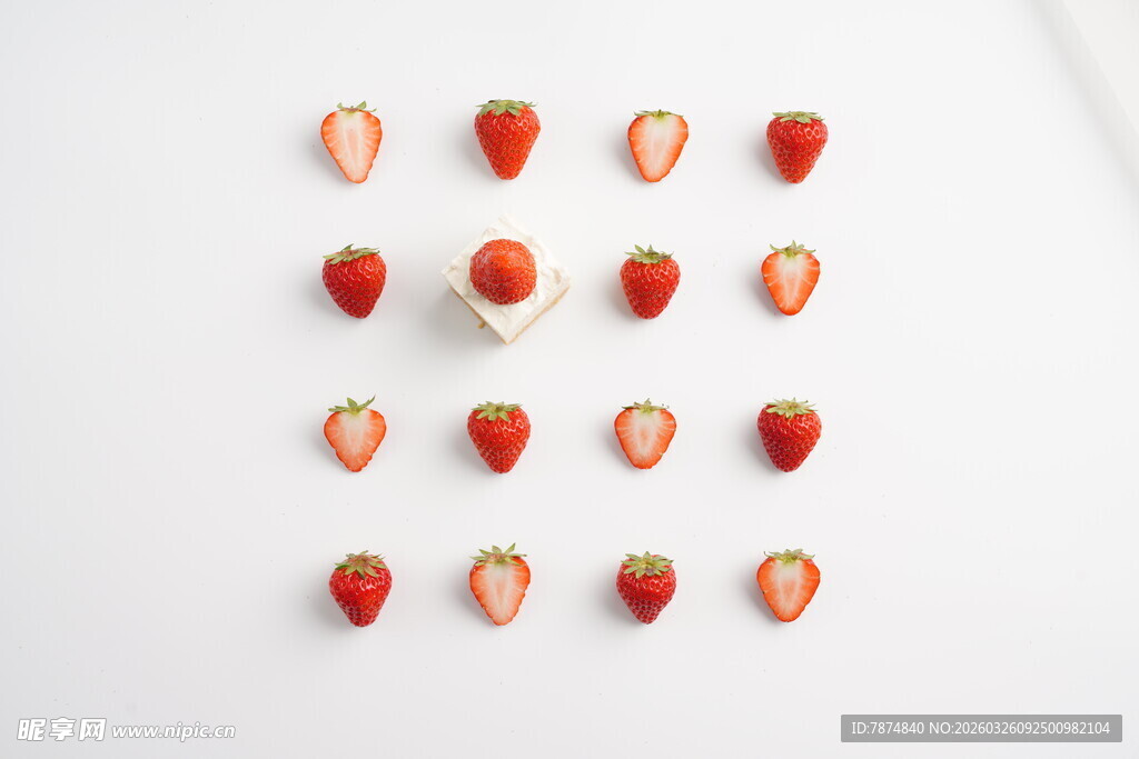 整齐排列的新鲜草莓