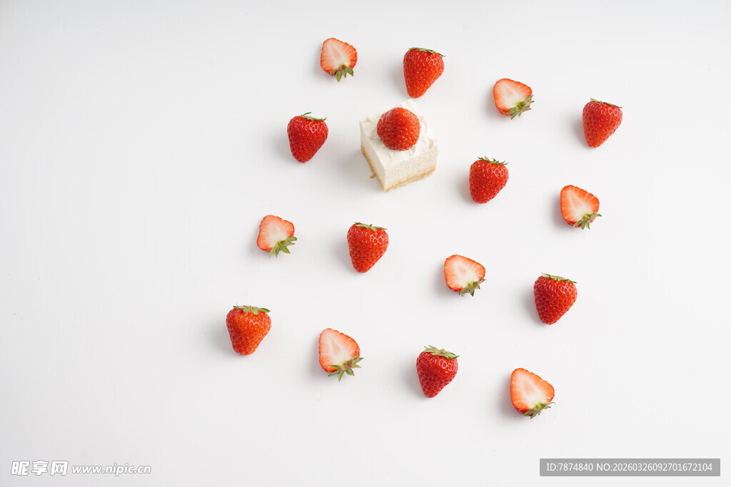 散落的草莓切片