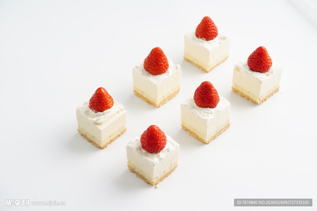草莓小蛋糕精致甜点