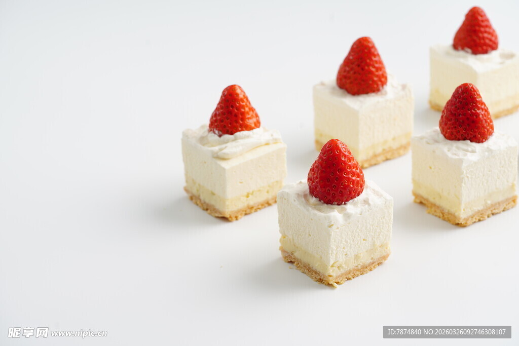 草莓芝士小蛋糕