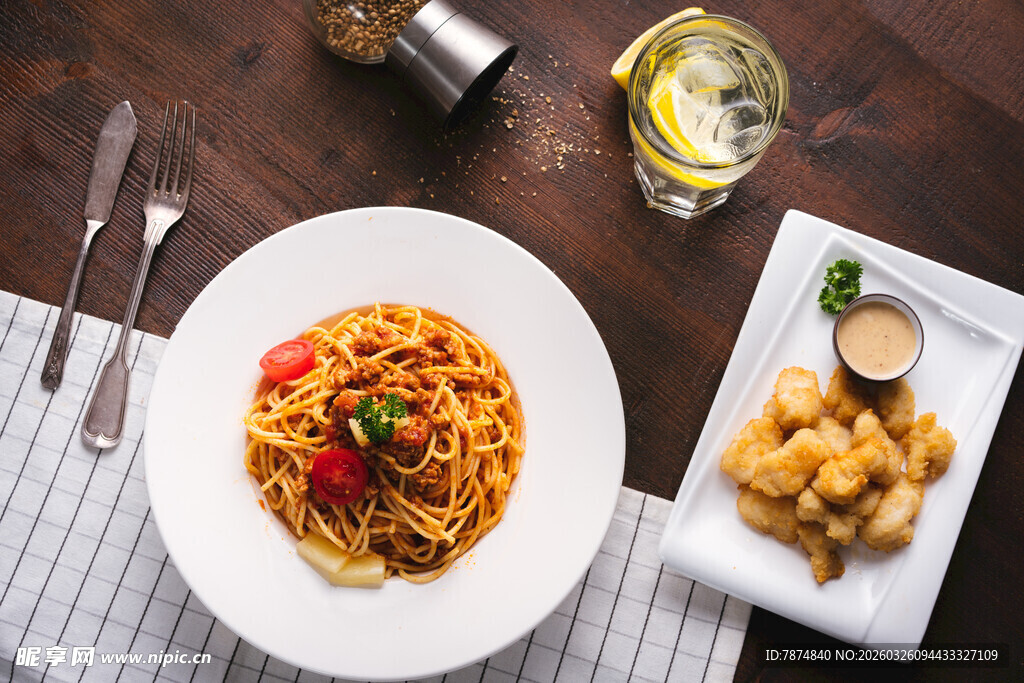 美味意面与小吃组合