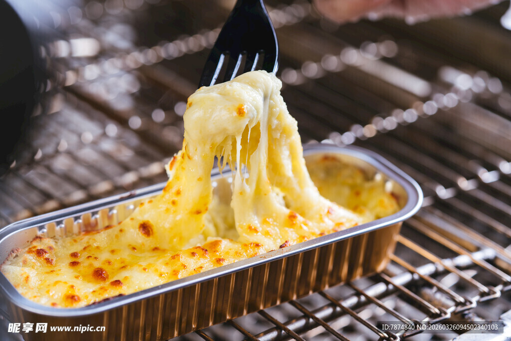 拉丝芝士焗物