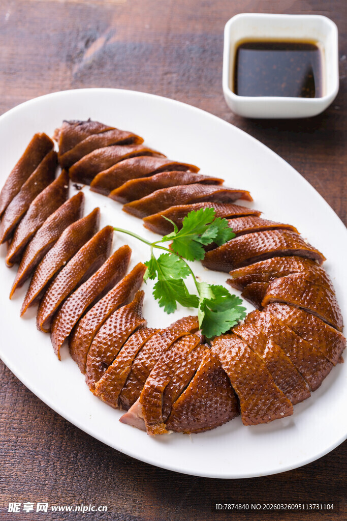 酱鸭摆盘 鲜香诱人