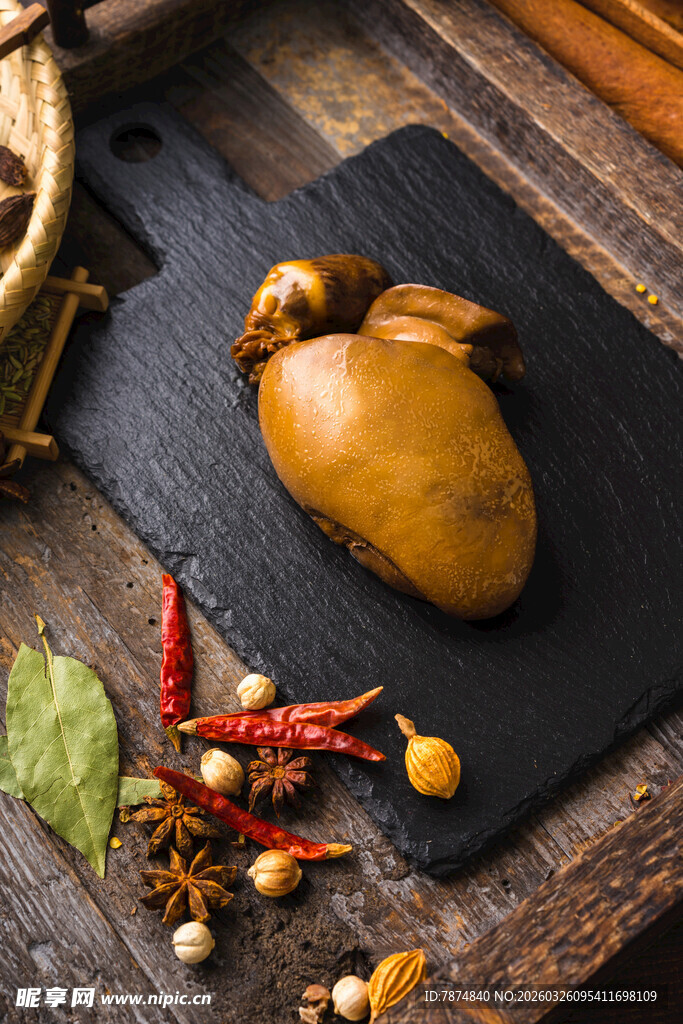 卤制鸭胗 香料相伴