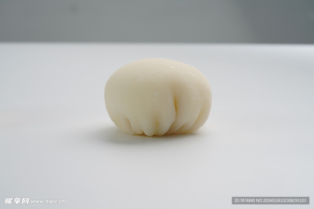 白色圆润面点特写