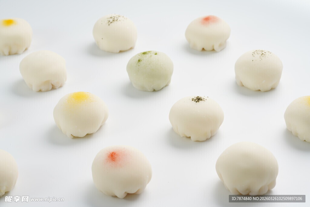 精致多彩糯米团子