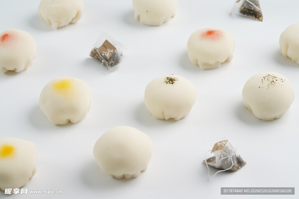 精致小点心与贝壳摆放图