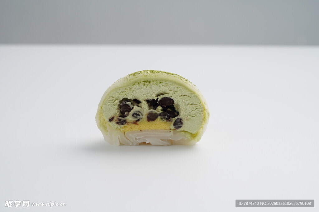 切开的抹茶马卡龙