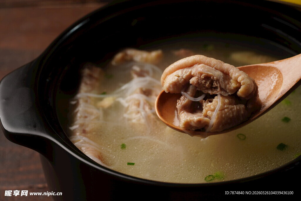 砂锅鸡汤