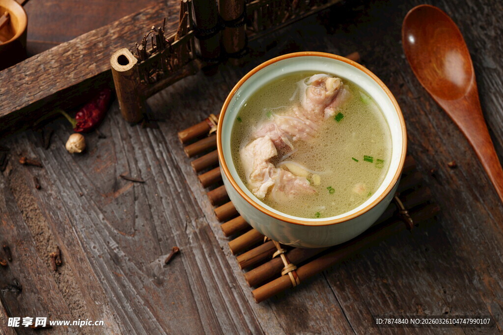 香浓鸡汤 滋补暖身心