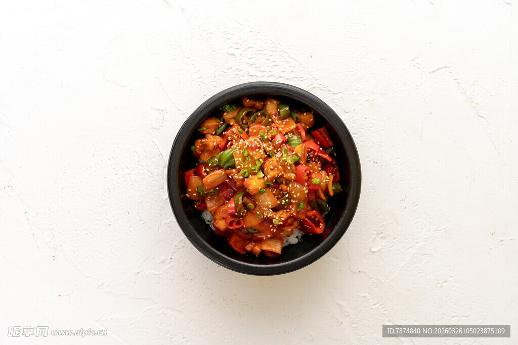 美味多彩的碗装菜肴