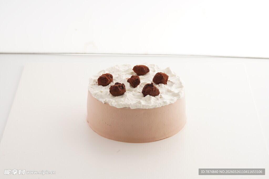 巧克力慕斯配浆果甜点