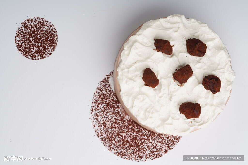 巧克力美味糕点配撒粉