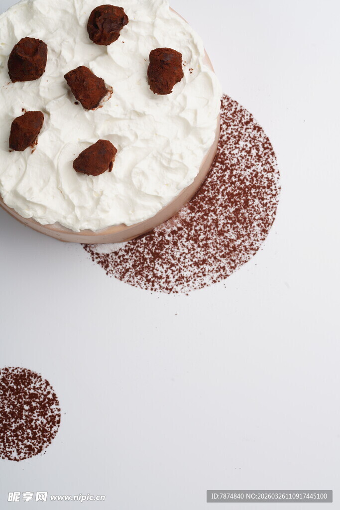 美味奶油蛋糕配巧克力碎
