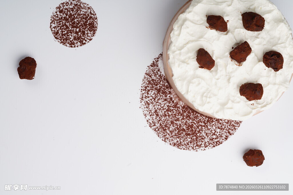 装饰甜点与洒落糖粒