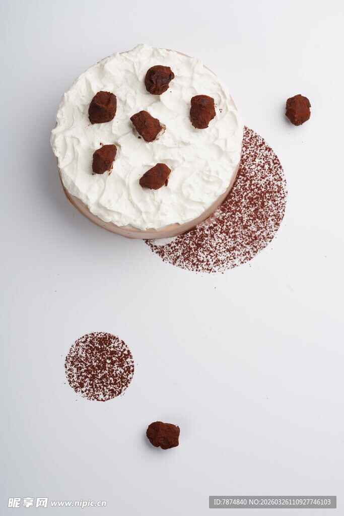 撒有巧克力豆的美味糕点