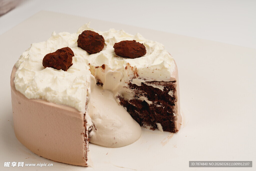 巧克力夹心奶油蛋糕