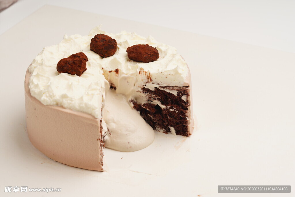 巧克力夹心奶油蛋糕