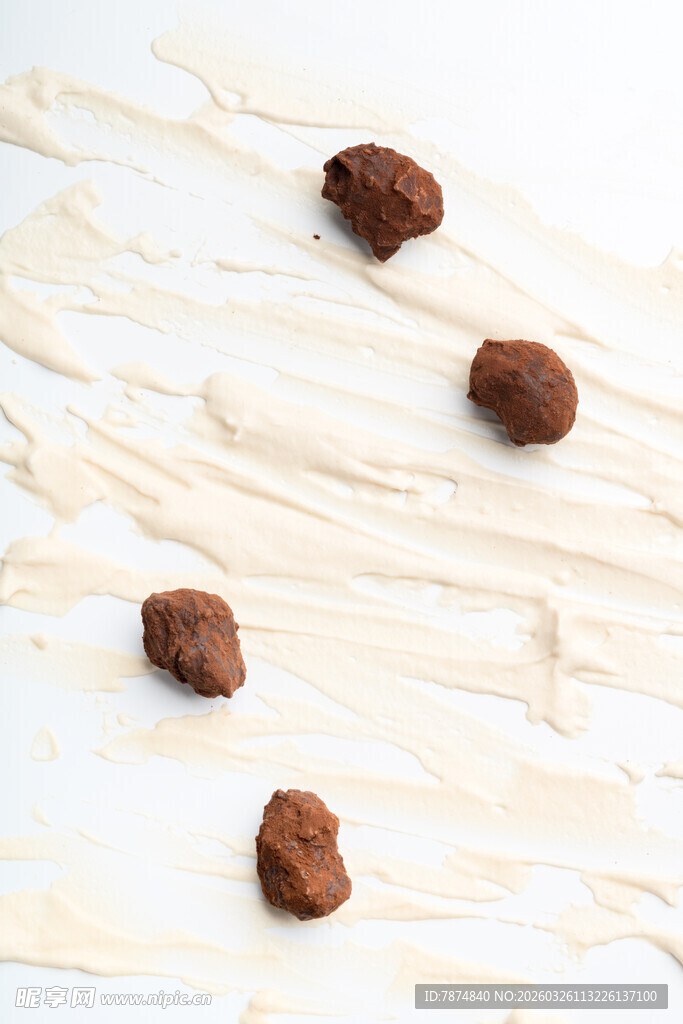 散落的巧克力块