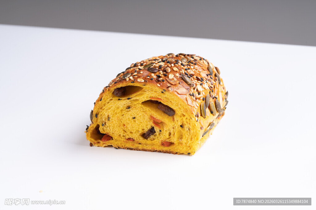 撒籽杂粮面包特写