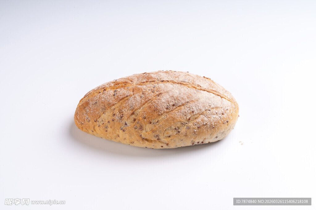 单个全麦面包特写