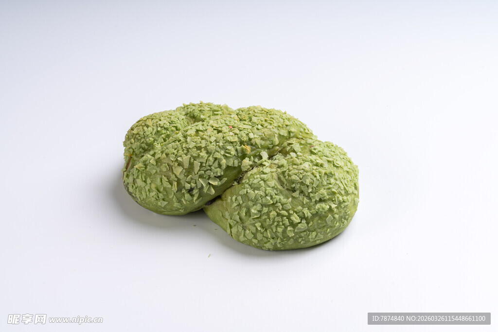 绿色绒球状糕点