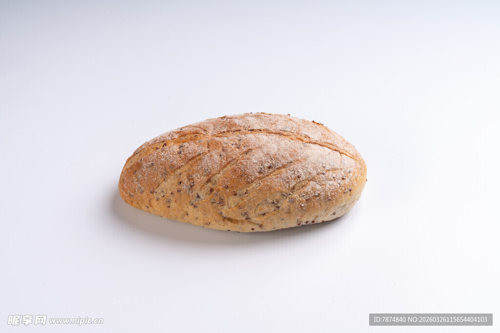 单个全麦面包特写