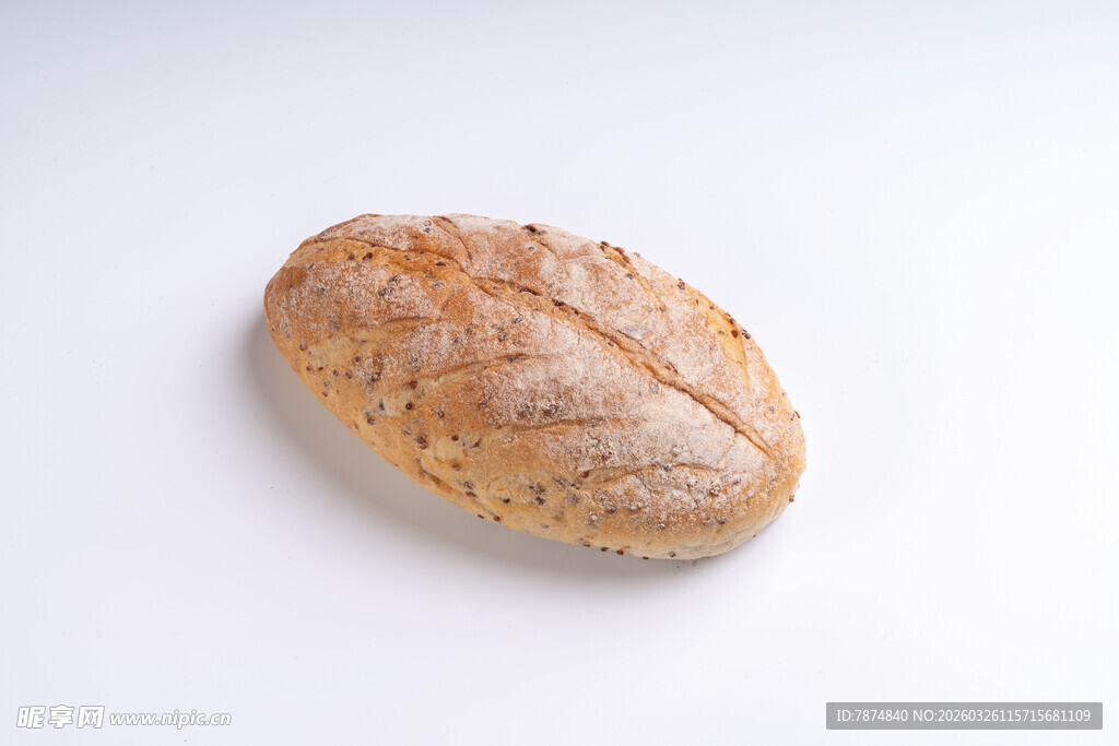 单个全麦面包特写