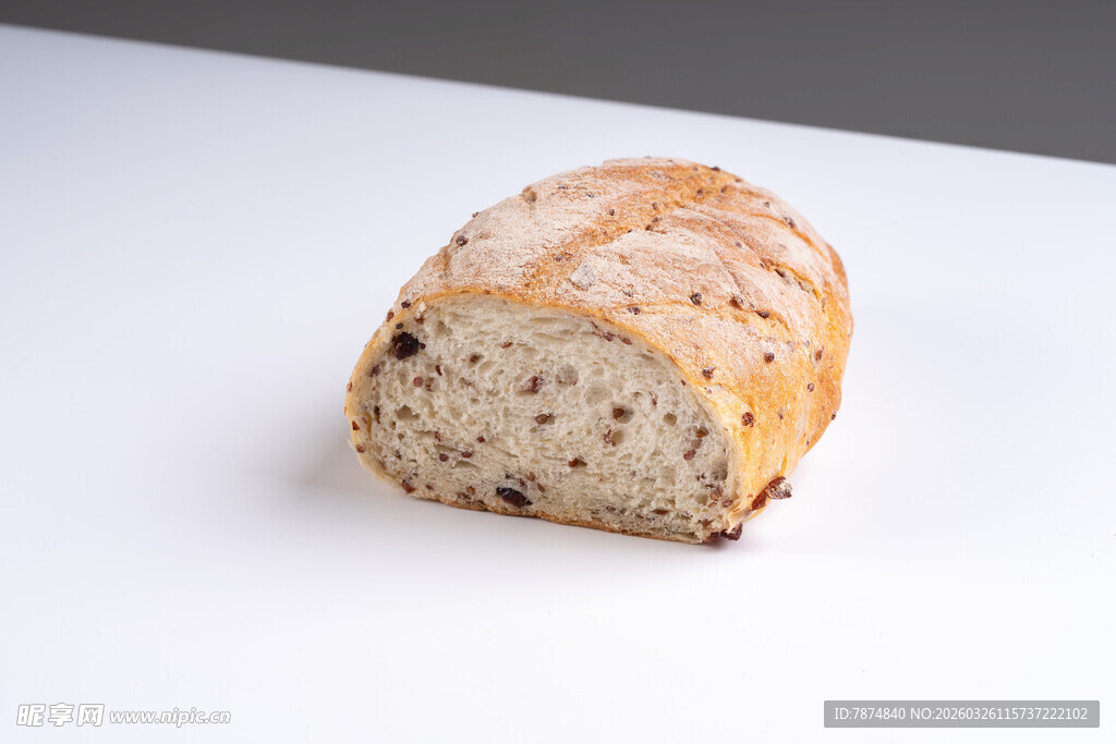 切片葡萄干全麦面包