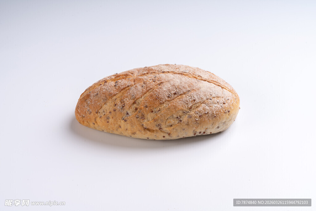 单个全麦面包特写
