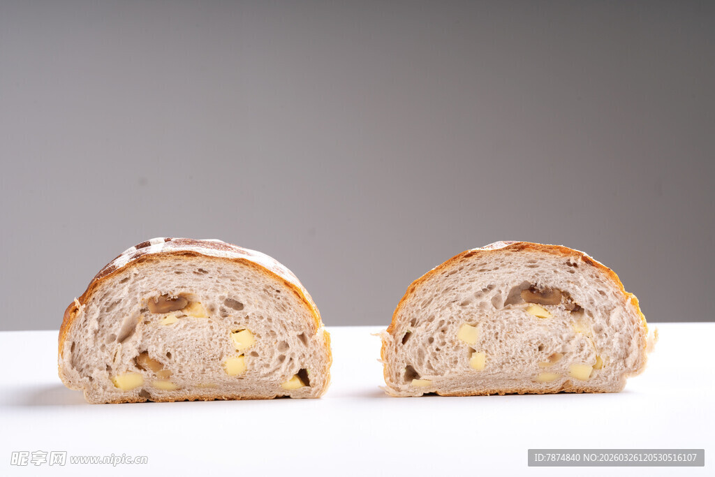 切片坚果面包特写