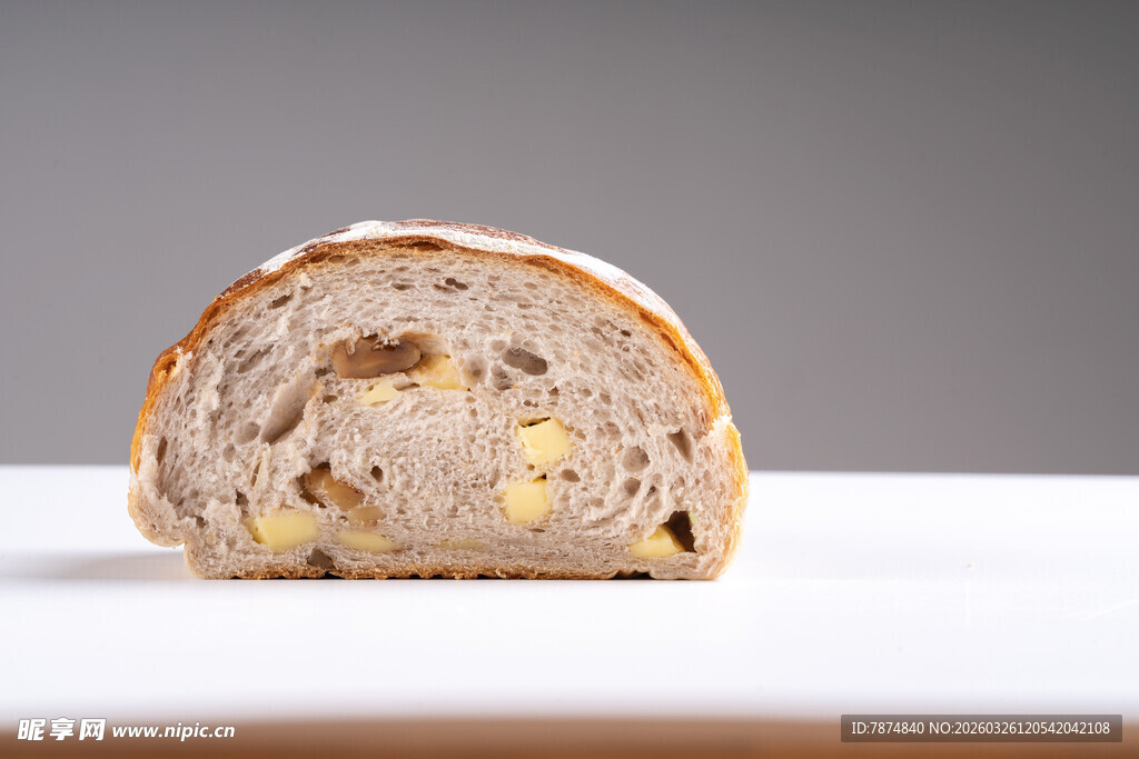 切片坚果面包特写