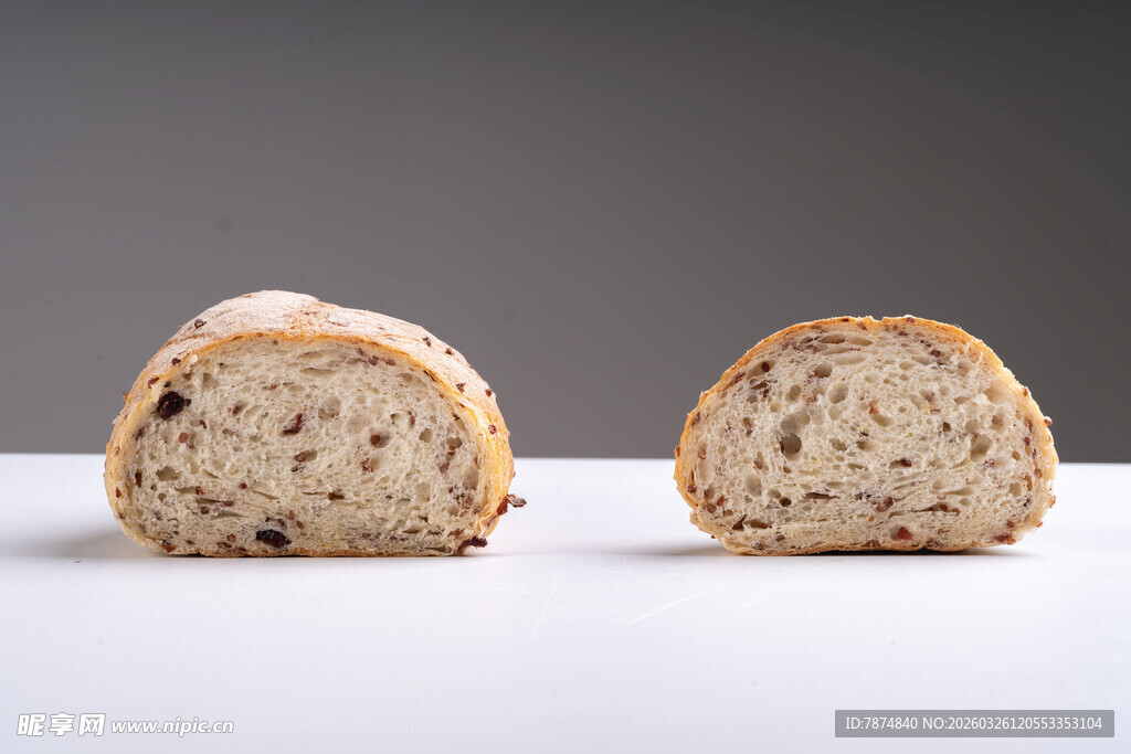 切片全麦面包展示