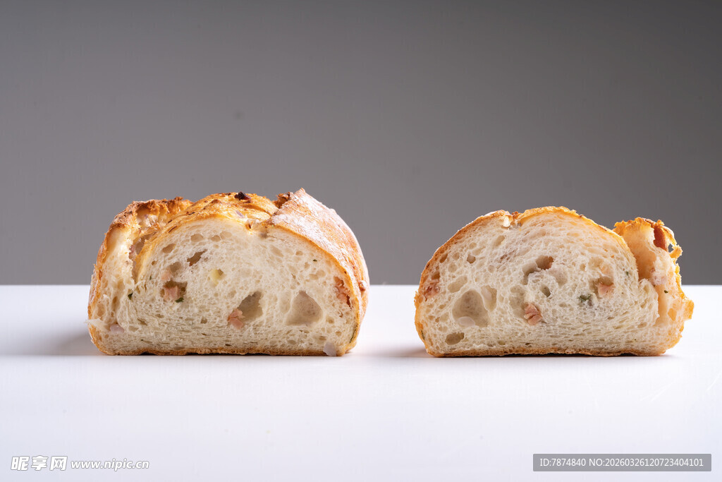 切片核桃面包展示