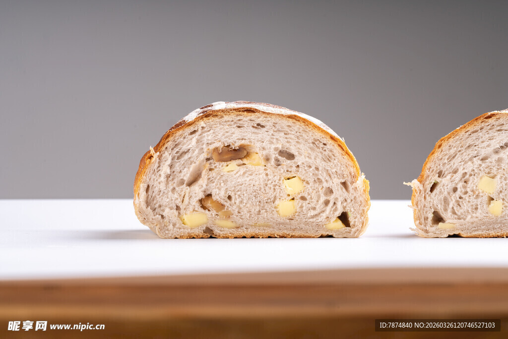 切片果仁面包展示