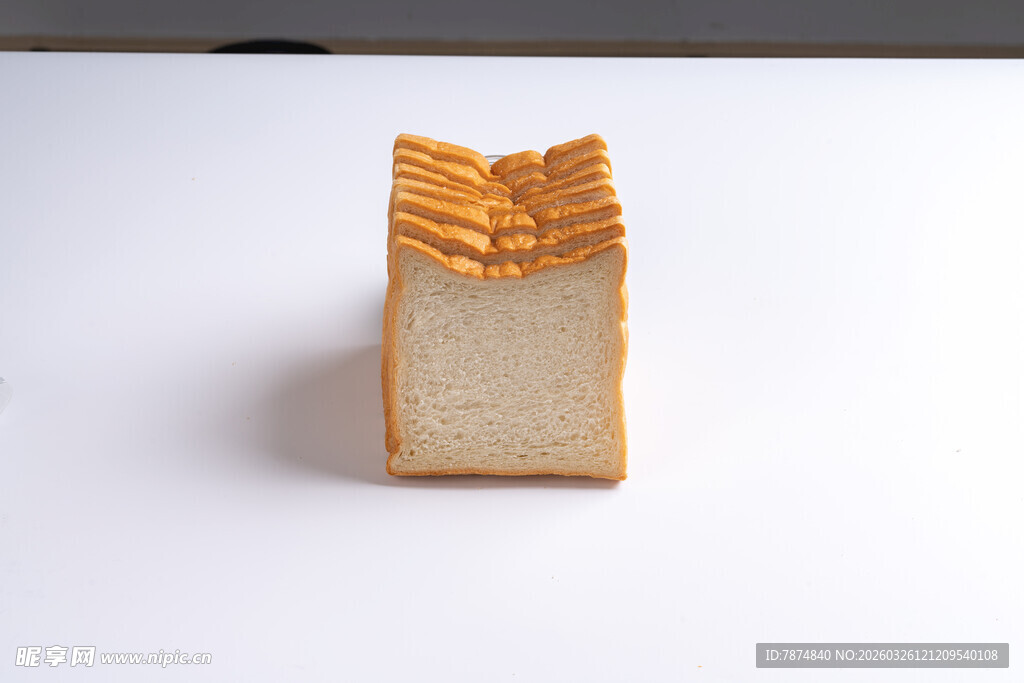 金色几何造型摆件