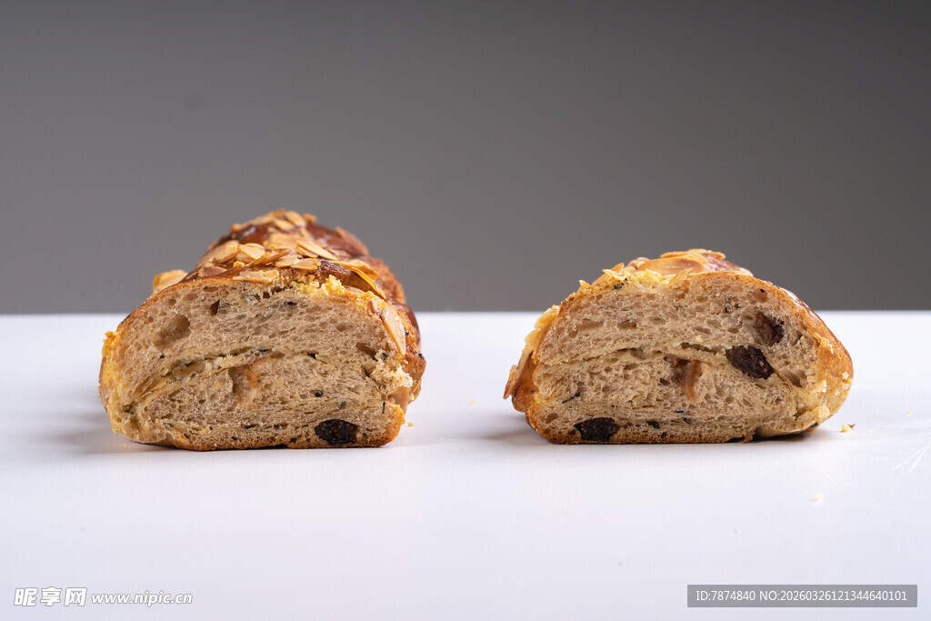 葡萄干面包切片展示