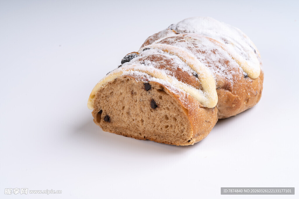 葡萄干面包切片展示