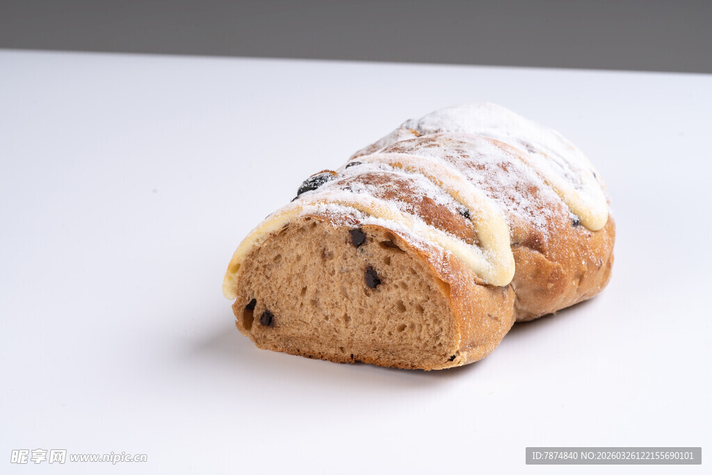 葡萄干面包切片