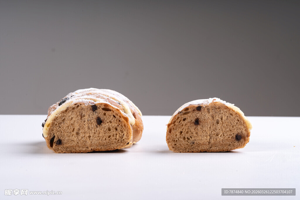 切片葡萄干面包展示