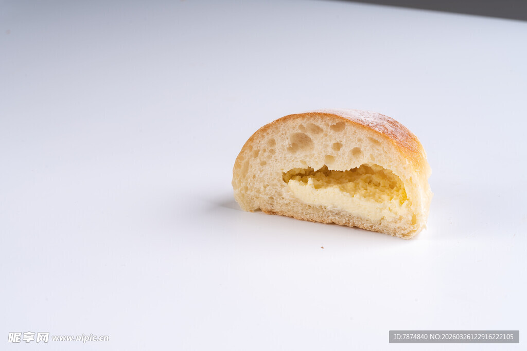 咬一口的美味夹心面包