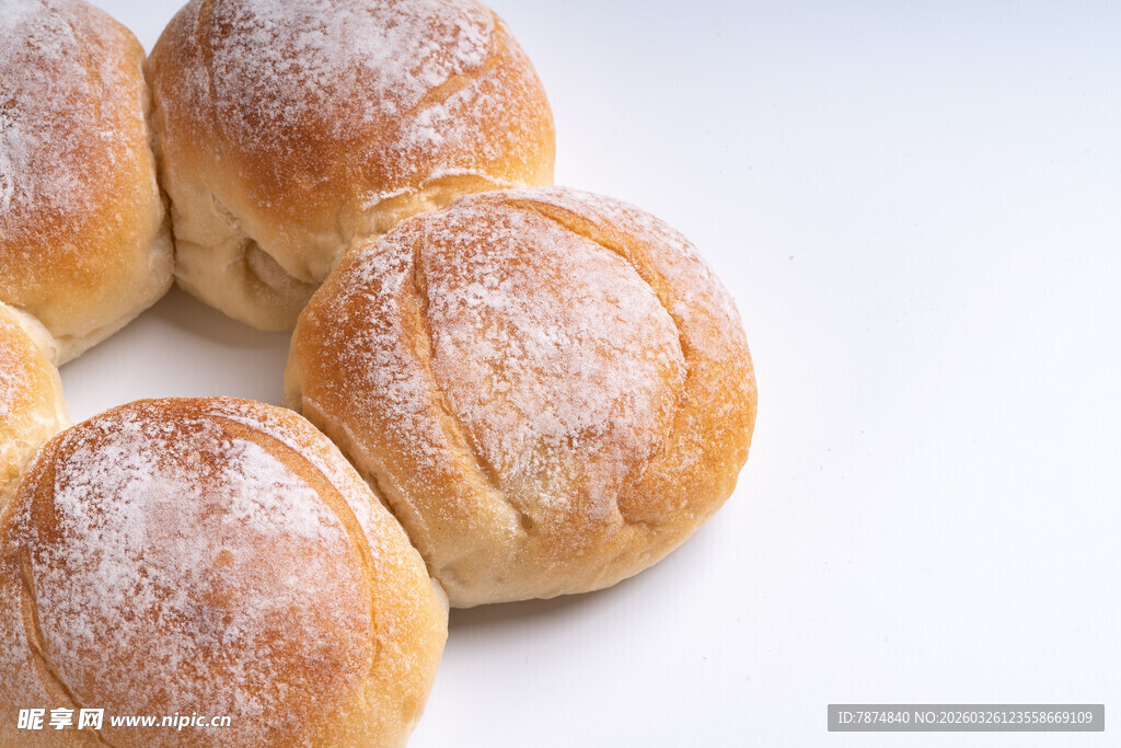 撒粉小面包