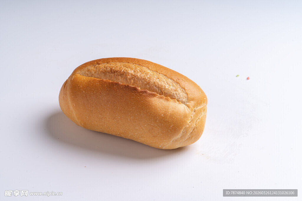 单个松软面包特写