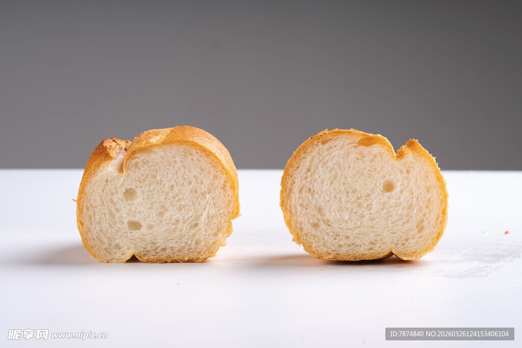 两片松软的切片面包
