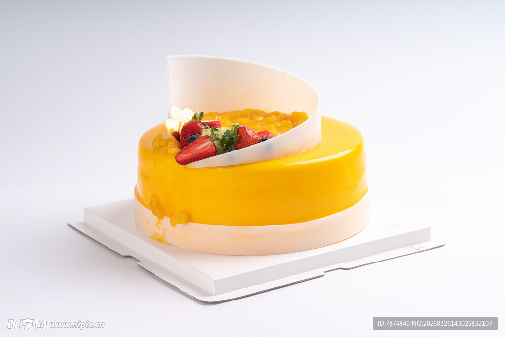 精美黄色水果装饰蛋糕