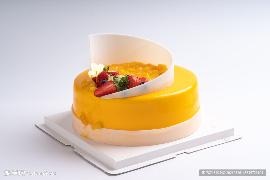 精致黄桃奶油蛋糕