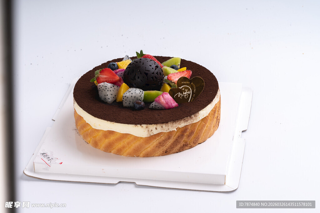 美味水果巧克力装饰蛋糕