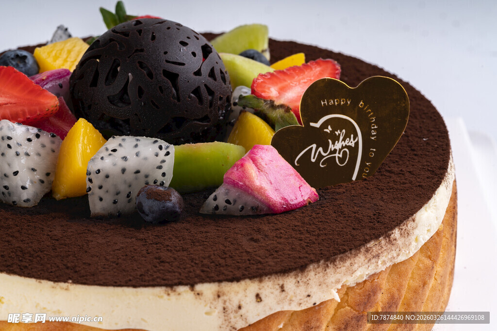 美味水果巧克力装饰蛋糕